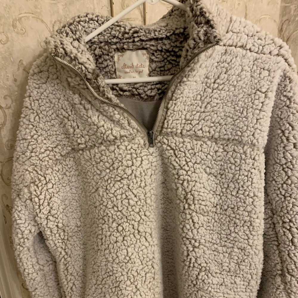 Fleece pullover.- Altered State